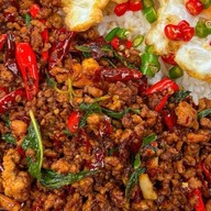 ผัดกระเพรา บ้านสวน by PK อ่างทอง