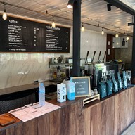 J'coffee เลียบด่วนเอกมัย-รามอินทรา (ก่อนถึงซ.นวลจันทร์)