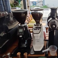 โรงคั่วกาแฟยายเพ็ญ มะลิวัลย์