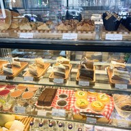 Le Café Phénix Gateway Ekamai