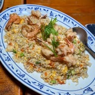 บ้านริมน้ำ