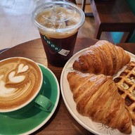 เมนูของร้าน LUNA Coffee x SOL Croissant ถนน นราธิวาสราชนครินทร์