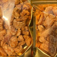 กากหมูเจียวร้านน้องแฝด& ส้มตำ