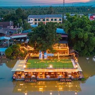The Mae Klong Cafe and Restaurant (เดอะ แม่กลอง) -