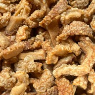 กากหมูเจียวร้านน้องแฝด& ส้มตำ