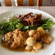 ร้านกันเองขนมจีนบุฟเฟ่ต์อิ่มไม่อั้น