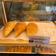 Tungtong cafe’ coffee and milk by rapeeleart wittaya