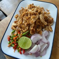 ร้านจวัก  ข้าวกะเพราพริกแห้ง  สุดปัง!