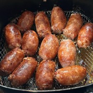 ไส้กรอกอีสานโฮมเมด By เลียนิ้ว