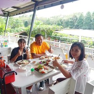 ครัวหินตั้ง