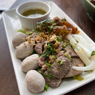 เมนูของร้าน ก๋วยเตี๋ยวเรือ ป. ประทีป xเฮียเล็กปักหมุก ปั้ม Essp โคกช้าง