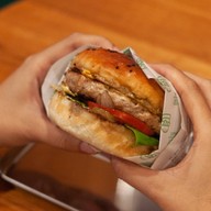 Roamer Burger Classic สุเทพ