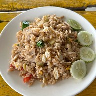 ร้านอาหารริมน้ำเรือนทหารเรือ