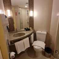 โรงแรมไอบิส กรุงเทพ สาทร