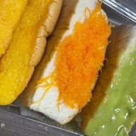 ร้านขนมปังไอน้ำThree boy ตลาดนัดรถไฟศรีนครินทร์