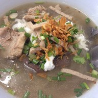 ก๋วยจั๊บ-กาแฟ