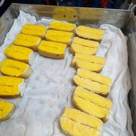 ร้านขนมปังไอน้ำThree boy ตลาดนัดรถไฟศรีนครินทร์