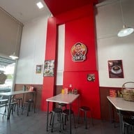 ลุงหวังกะเพราพ่นไฟ สาขาเมืองทอง