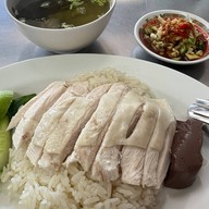 เมนูของร้าน โต ข้าวมันไก่ตอน โจ๊ก ต้มเลือดหมู ประเสริฐมนูกิจ42