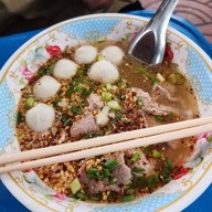 เจ้หมวยก๋วยเตี๋ยวหมูสับต้มยำ