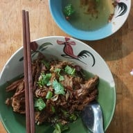 เมนูของร้าน ชาม ก๋วยเตี๋ยวขาหมูเมืองทอง เมืองทองธานี