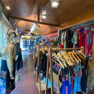 Khunnai Gallery สันป่าตอง