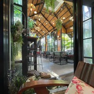 บรรยากาศ Brioche coffee & bakery (บริโอเช่ เบอเกอรี่)