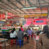 ก๋วยเตี๋ยวหมูต้มยำโบราณ ‘นายทองสุข’