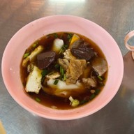 ก๋วยเตี๋ยวหมูต้มยำโบราณ ‘นายทองสุข’