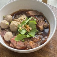 เนื้อตุ๋นคุณชาร์ม หมู่บ้านวราบดินทร์ ลำลูกกาคลองห้า บ้านเลขที่ 69/476 โซน 5 ซอย 5 ต.บึงคำพร้อย อ.ลำลูกกา จ.ปทุมธานี 12150