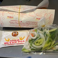 เมนูของร้าน Banh Mi Huynh Hoa