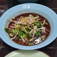 เมนูของร้าน ก๋วยเตี๋ยวเรือนายเผือก