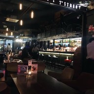 7th Street bar&bistro เมกา บางนา
