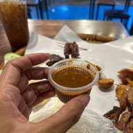 หมูปลาร้าฮีโร่ แยกคอกวัว (สาขาถนนข้าวสาร) ถนนข้าวสาร