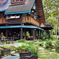 แคมป์ไฟ คาเฟ่ เขาใหญ่
