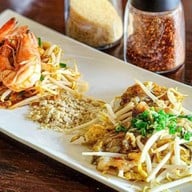 ป้าเพ็ญผัดไทย หอยทอด ต้นตำรับแม่กลอง สาขา ปตท.บางพลู