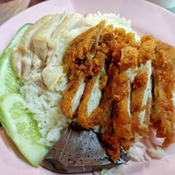 เมนูของร้าน ศรีเหลืองโภชนา