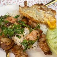 มาดาม หมูกรอบ