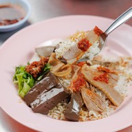 เมนูของร้าน กิตติก๋วยเตี๋ยวเป็ด ภูเก็ต สามกอง