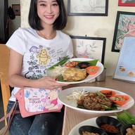 ผัดไทเฟื่องฟู ดองกะเม็ด ดองกะเม็ด