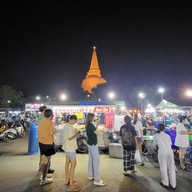 ตลาดโต้รุ่ง องค์พระปฐมเจดีย์