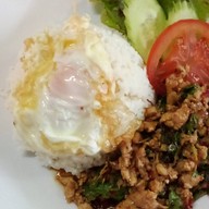 ร้านตามสั่ง(หน้าวัดโพธิวราราม)by took