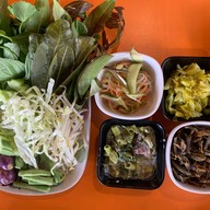 ขนมจีนแม่เมียนครศรีฯ รามอินทรา5(วัชรพลเจ้าเก่า)