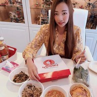 เจ๊แดงสามย่าน ส้มตำ คอหมูย่าง ไอคอนสยาม