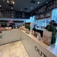 DEAN & DELUCA ตึกปาร์คเวนเชอร์