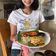 ผัดไทเฟื่องฟู ดองกะเม็ด ดองกะเม็ด