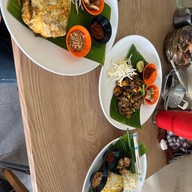 ผัดไทเฟื่องฟู ดองกะเม็ด ดองกะเม็ด