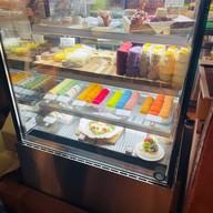 Divana Signature Cafe emsphere