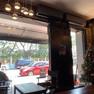 ถะโหล่ คาเฟ่