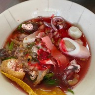 เมนูของร้าน ก๋วยเตี๋ยวหมึกไข่ ซอยหลังวัดต้นสน